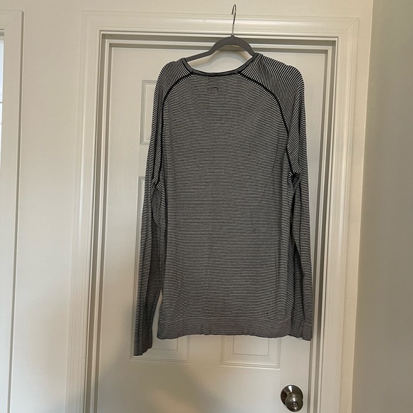 Volcom Knit Shirt - Picture 2 of 4